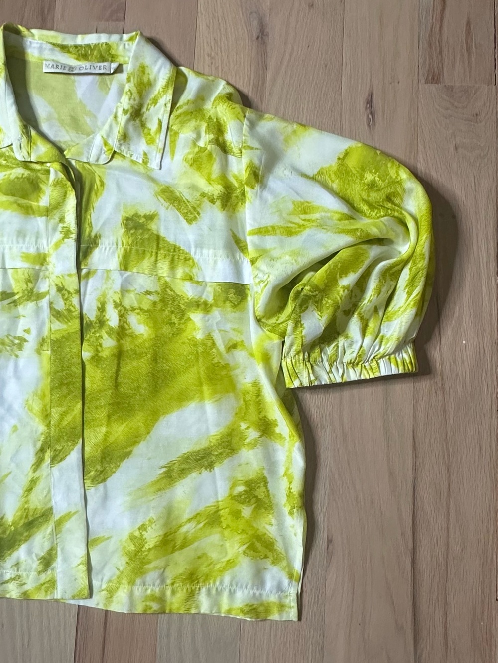 Marie Oliver Lime and White Brushstroke Button-Front Blouse - Picture 2 of 4